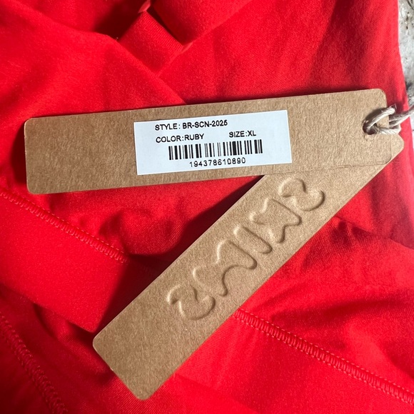 SKIMS Fits Everybody Bra - Picture 3 of 4